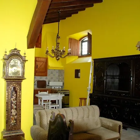 With 2 Bedrooms In Alenquer, With Wonderful Mountain View, Private Pool... Apartment Alenquer