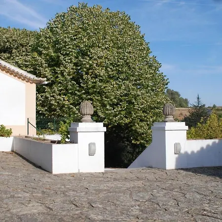 With 2 Bedrooms In Alenquer, With Wonderful Mountain View, Private Pool... Apartment *