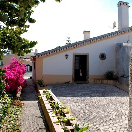 With 2 Bedrooms In Alenquer, With Wonderful Mountain View, Private Pool... Apartment *